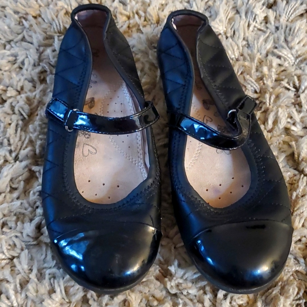 Girls black maryjane shoes olive and edge size 4